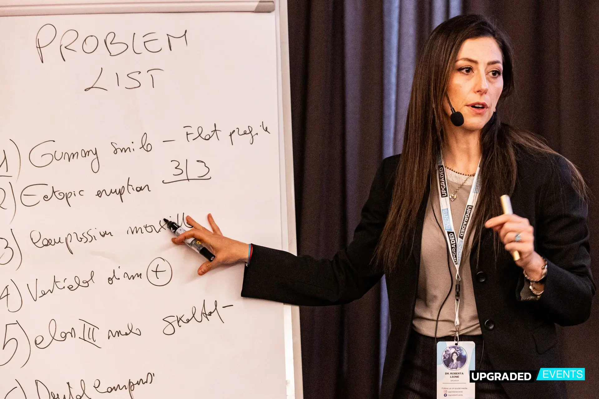 Dr. Roberta Lione teaching during the Smart Straight Wire program